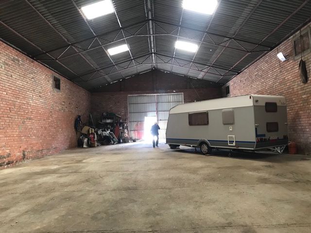 Plaza de Garaje en nave solo una plaza. en Reino 
