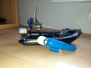 Lancha play mobil nueva con motor