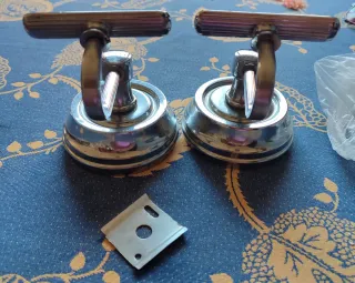 Lote 2 perchas baño:8€
