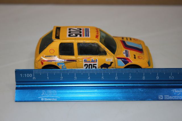 BURAGO PEUGEOT 205 TURBO 16 1/43