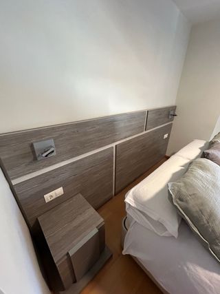 Cabecero 275x120 + 2 mesillas de noche