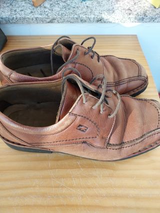 Zapatos Fluchos marrones talla 41