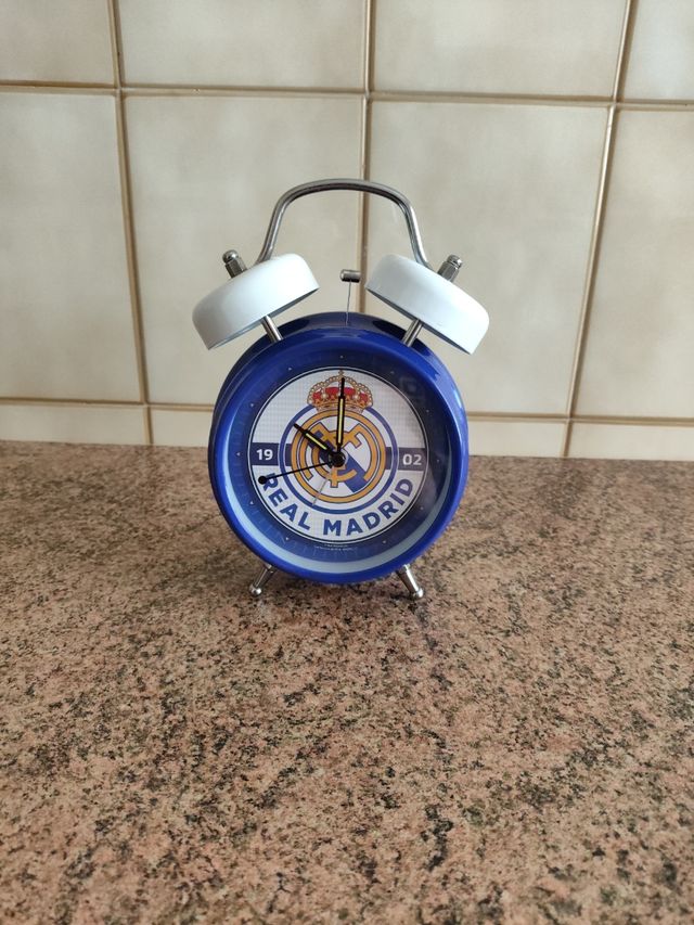 Reloj despertador del Real Madrid.