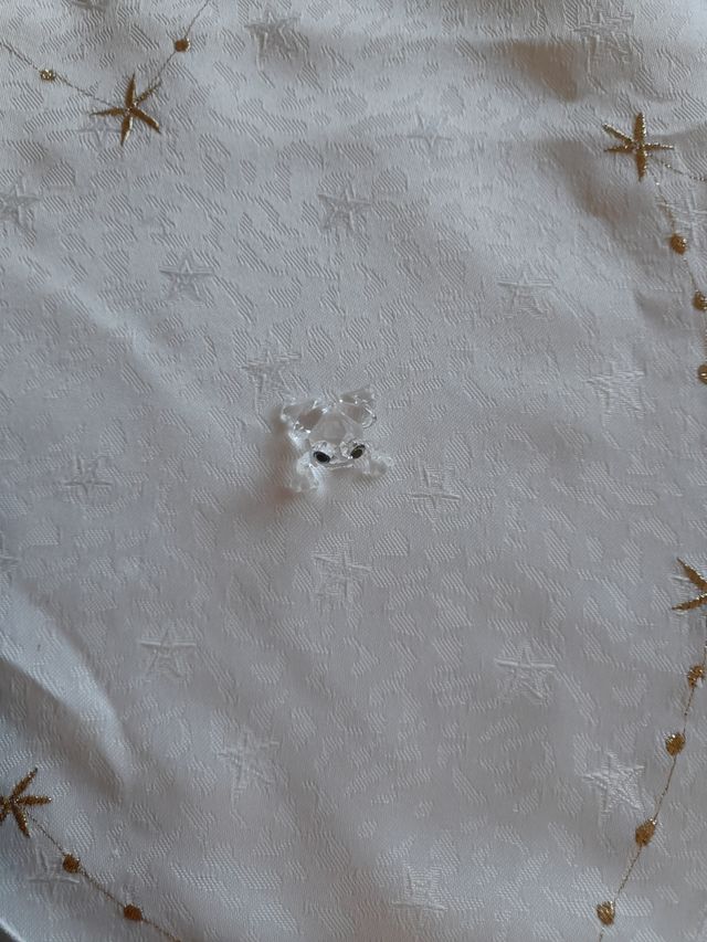 Sapinho de swarovski 