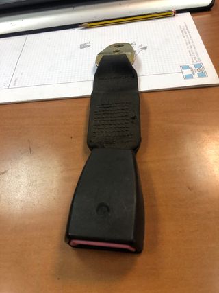 Enganche cinturon cent/trasero bmw e38