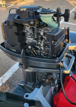 Semirrígida Highfield con motor Suzuki