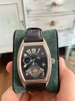 Reloj O.E Watch con trasera automata