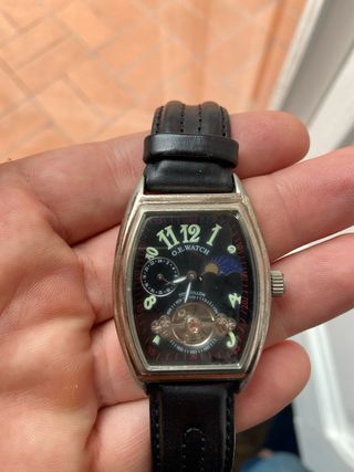 Reloj O.E Watch con trasera automata