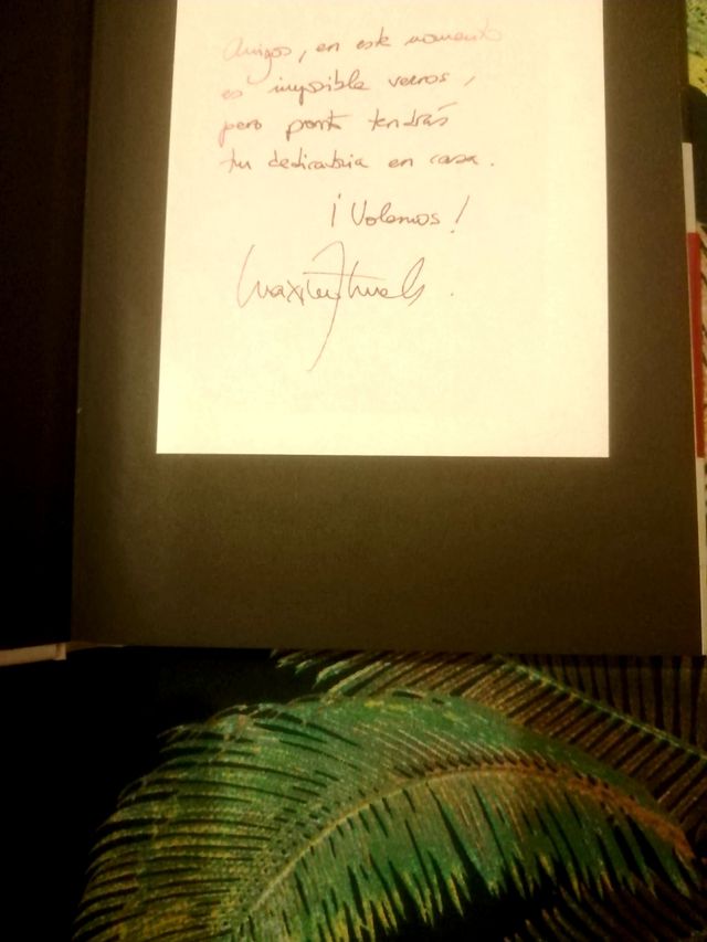 Libro"Con el amor bastaba". Maxim Huerta