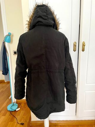 Parka forrada con borrego y capucha