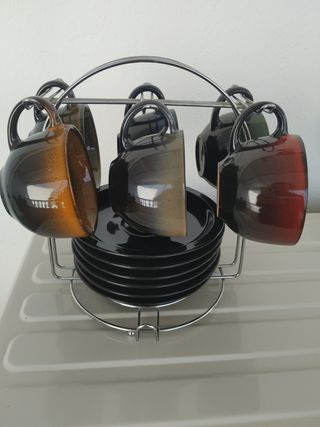 Juego de Tazas y Platos