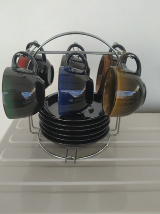 Juego de Tazas y Platos