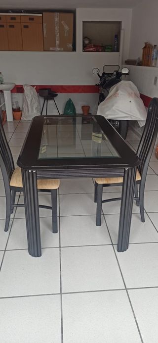 Conjunto mesa y 6 sillas madera lacada