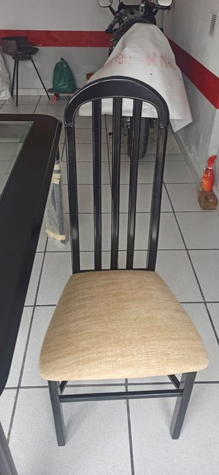 Conjunto mesa y 6 sillas madera lacada