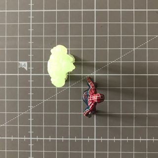 Hulk y Spiderman Marvel mini figuras, 2003 y 2004