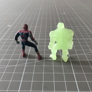 Hulk y Spiderman Marvel mini figuras, 2003 y 2004