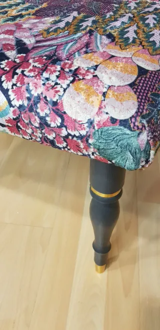 Banqueta tapizada vintage dormitorio o pie de cama