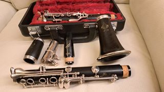 Fantástico Clarinete Buffet Crampon E13, de madera