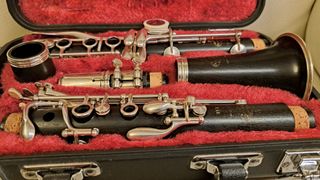 Fantástico Clarinete Buffet Crampon E13, de madera