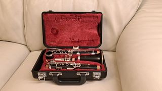 Fantástico Clarinete Buffet Crampon E13, de madera
