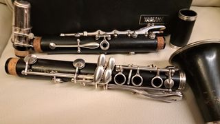 Fantástico Clarinete Buffet Crampon E13, de madera