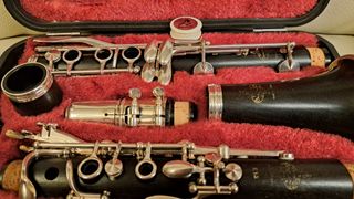 Fantástico Clarinete Buffet Crampon E13, de madera