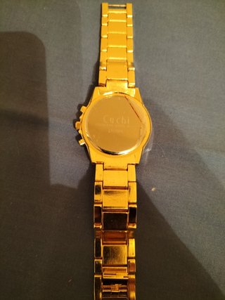 Vendo reloj color de oro,nueva, marca no