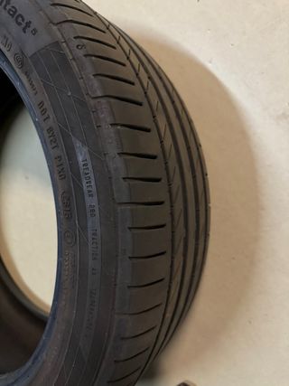 Neumatico Continental 225/45 R17