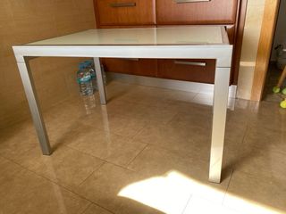 MESA METALICA Y CRISTAL 