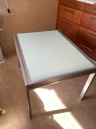 MESA METALICA Y CRISTAL 