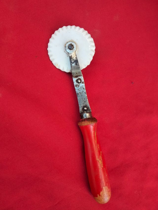 Particolare Rotella tagliapasta vintage