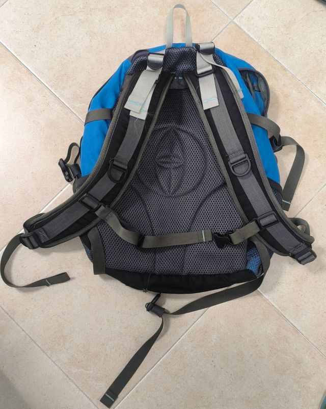 Mochila montaña 18 litros Milo