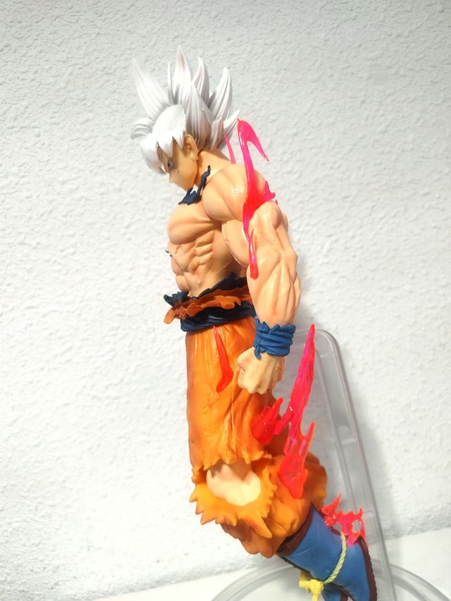 Figura Son Goku Ultra Instinct Dragon Ball Z