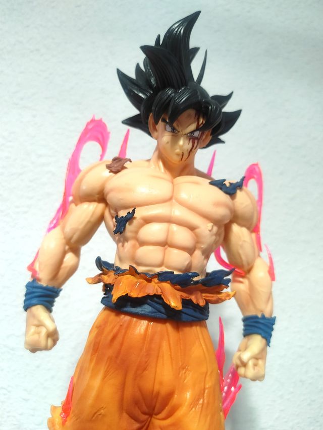 Figura Son Goku Ultra Instinct Dragon Ball Z