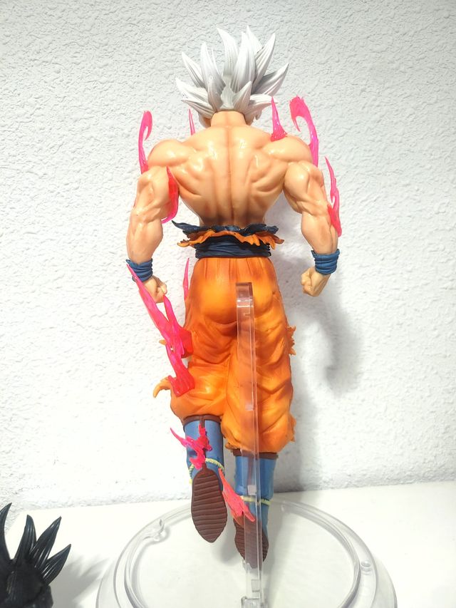 Figura Son Goku Ultra Instinct Dragon Ball Z