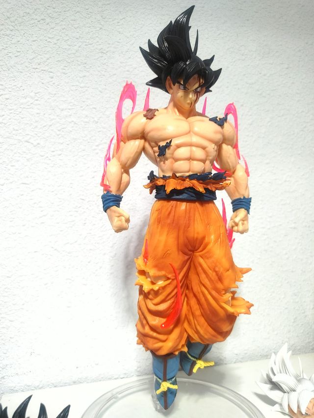 Figura Son Goku Ultra Instinct Dragon Ball Z