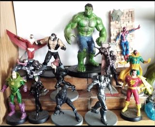 MUÑECOS Y FIGURAS MARVEL Y D.C. METAL, RESINA, PVC