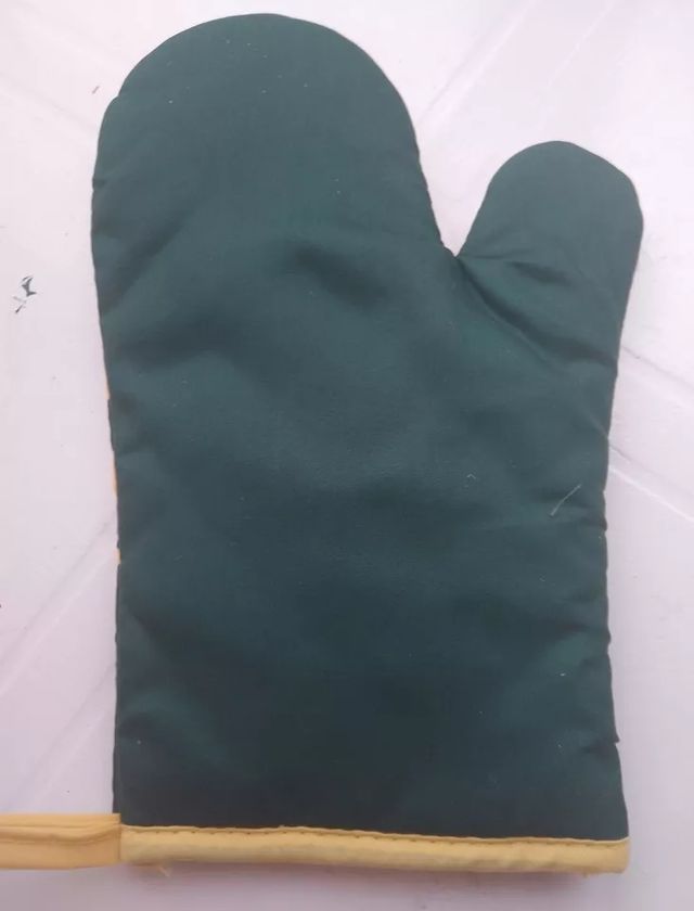 Cappellino + guanto da forno Calve'