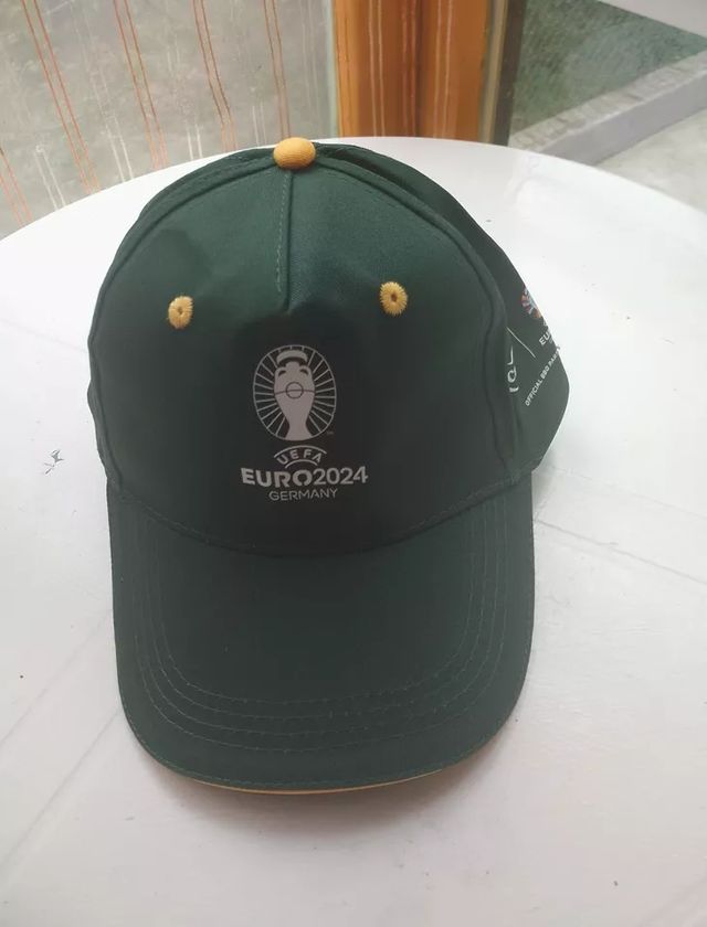 Cappellino + guanto da forno Calve'