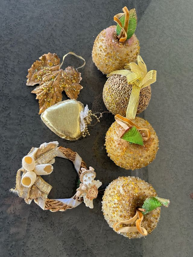 7 Addobbi natalizi dorati