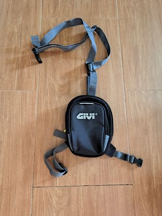 Pernera Givi para moto a estrenar.