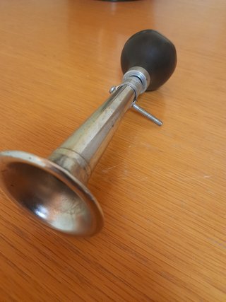 Bocina y pedales
