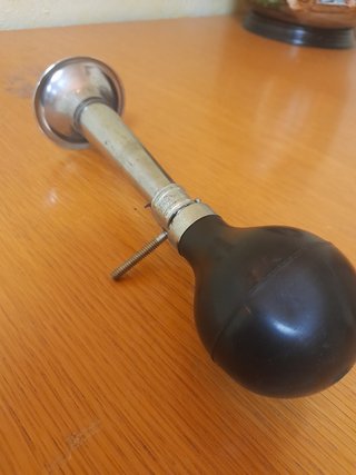Bocina y pedales