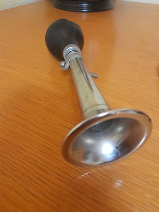 Bocina y pedales