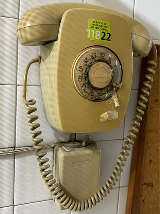 Telefono antiguo de pared