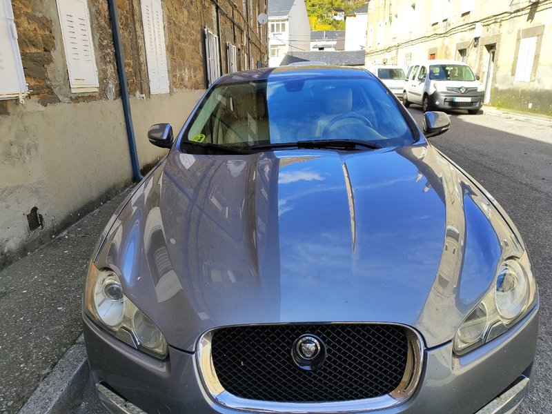 Jaguar XF 2011 - foto 1
