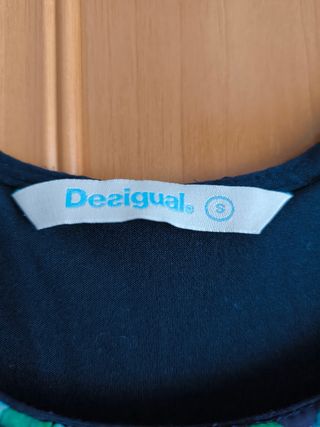 Blusa Desigual. Talla S. Nueva.