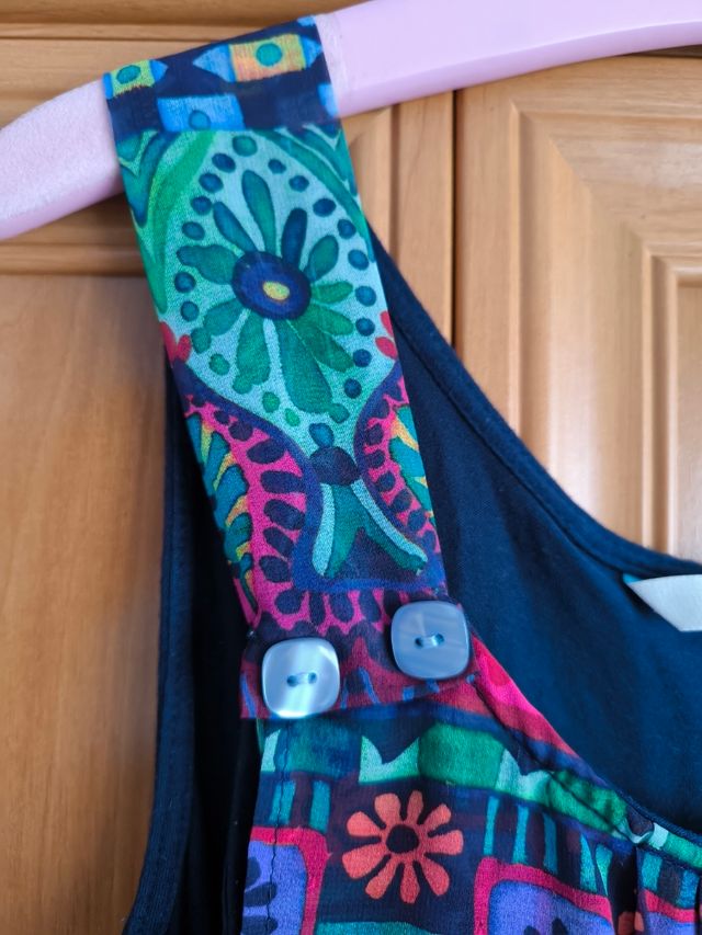 Blusa Desigual. Talla S. Nueva.