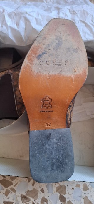 Botines de piel de serpiente