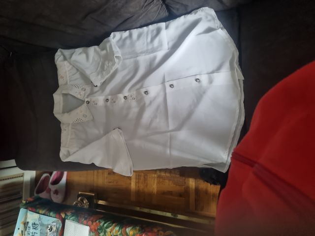 Blusa mujer manga corta bordados